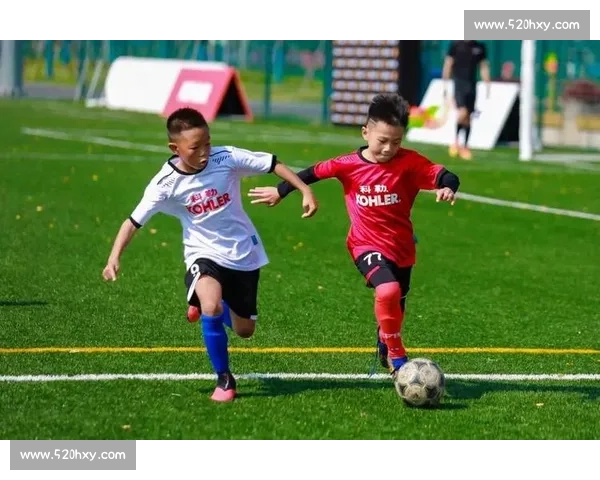 足球裁判在赛场规则公正与人性判断之间的角色挑战当代高压抉择